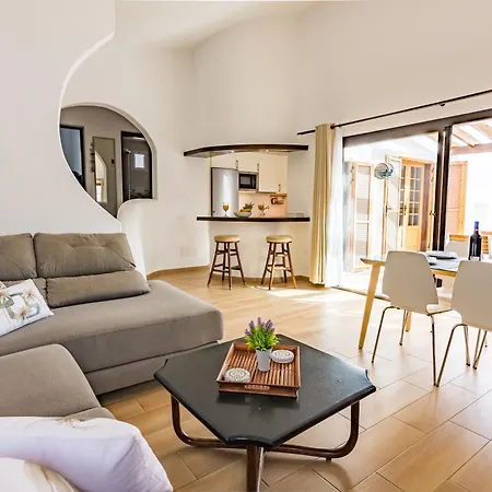 Lovely And Charming Vt With Big Terrace