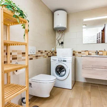 Lovely And Charming Vt With Big Terrace Holiday home